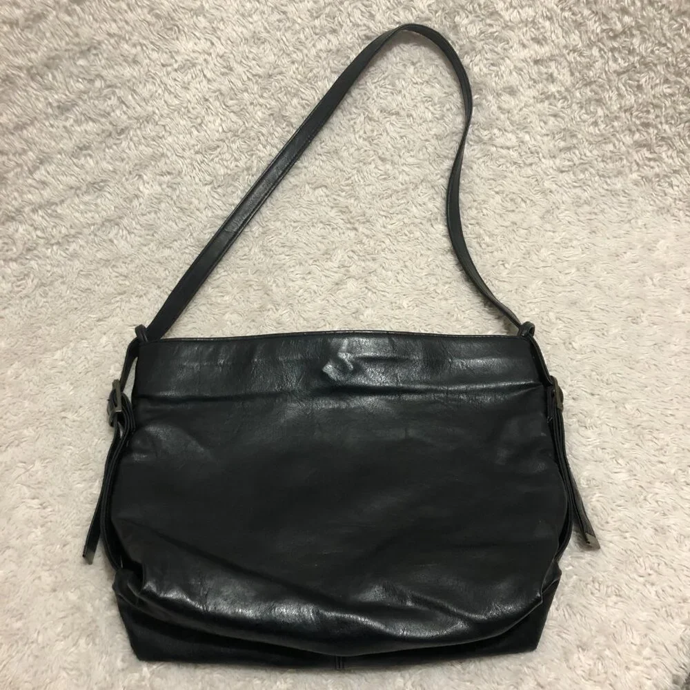 Cypress Woods Women's‎ Leather Shoulder Bag